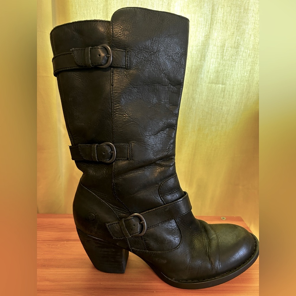BORN leather boots! Love love love them but have to let them go 🤩⭐️🤩⭐️